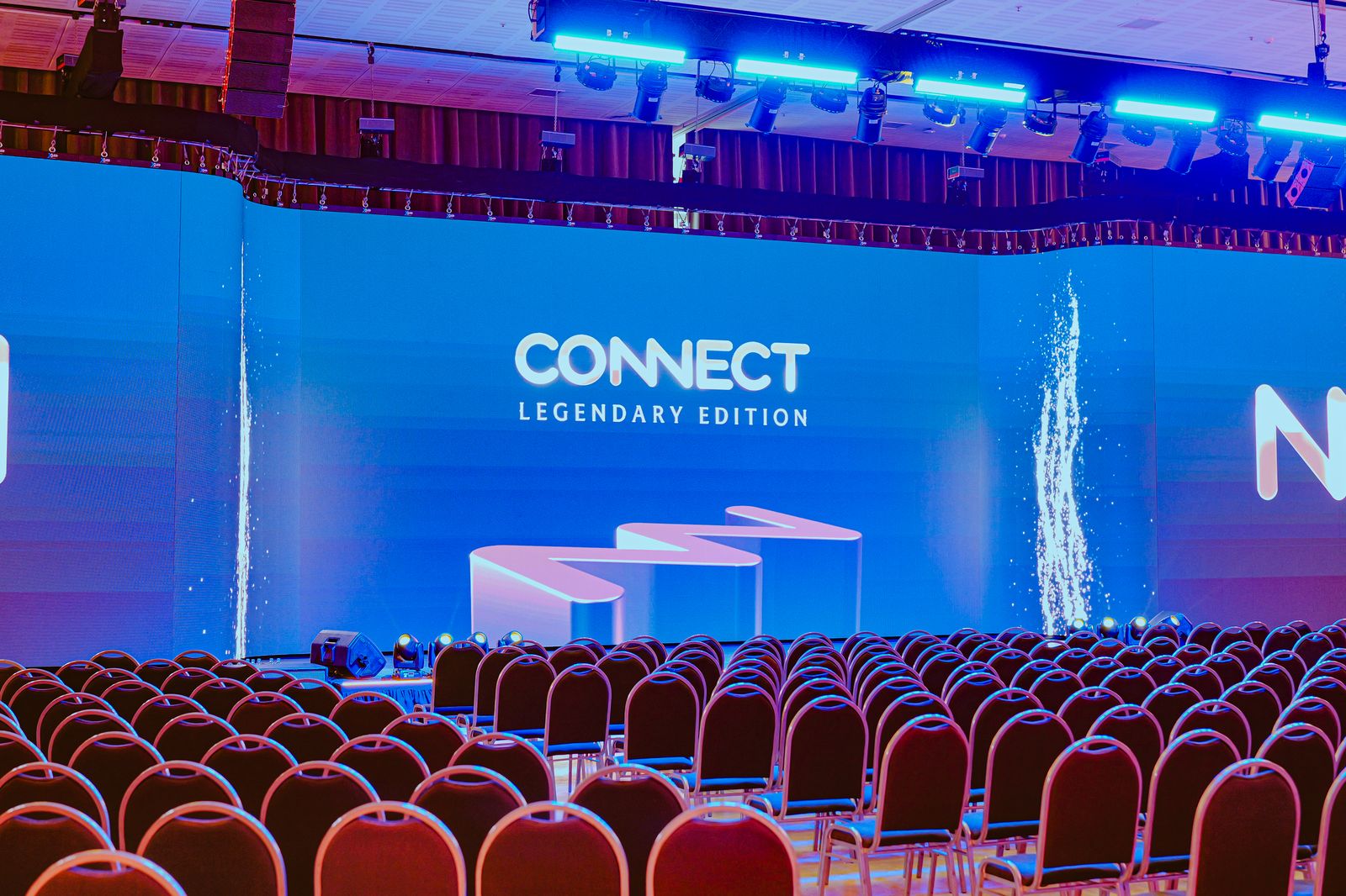 Evento corporativo con pantalla LED